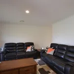 Rent 3 bedroom house in Cranbourne North