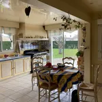 Rent 4 bedroom house of 160 m² in Cubzac