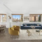 Rent 4 bedroom apartment of 269 m² in New York City