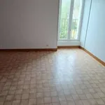 Rent 3 bedroom apartment of 65 m² in Châlus