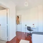 Rent a room of 120 m² in lisbon