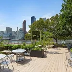 Rent 2 bedroom apartment of 930 m² in Manhattan