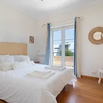 Rent 4 bedroom house of 230 m² in Sesimbra