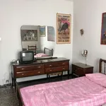 Rent a room in genoa