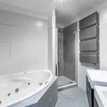 Pronajměte si 3 ložnic/e byt o rozloze 146 m² v Prague