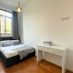 Rent 2 bedroom flat in Exeter