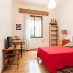 Rent 4 bedroom apartment in Madrid