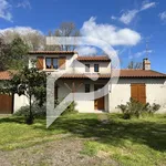 Rent 5 bedroom house of 105 m² in Saint-Julien-de-Concelles