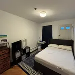 Rent 3 bedroom apartment in Jersey City