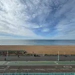 Rent 2 bedroom flat in Brighton