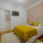 Rent a room of 190 m² in madrid