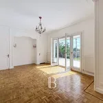 Maison de 196 m² avec 7 chambre(s) en location à Garches