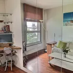 Rent 1 bedroom apartment of 17 m² in Paris