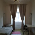 Rent 7 bedroom apartment in Lisbon