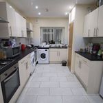 Rent 8 bedroom house in Wales