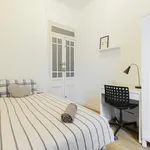 Rent a room of 199 m² in Madrid