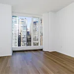 Rent 2 bedroom apartment of 1662 m² in Manhattan