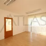 Pronajměte si 5 ložnic/e dům o rozloze 273 m² v Prague