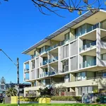 Rent 4 bedroom apartment in Port Macquarie