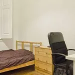 Rent a room in lisbon