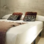 Rent 1 bedroom apartment of 40 m² in Barcelona