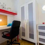 Rent a room of 77 m² in madrid