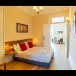 Rent 1 bedroom apartment of 70 m² in Porto