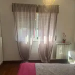 Rent a room of 150 m² in Lisbon