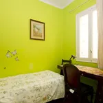 Rent a room of 100 m² in madrid