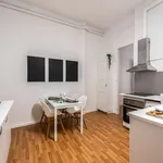 Rent a room of 120 m² in barcelona