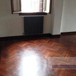 Affitto 4 camera appartamento di 110 m² in Padua