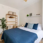 Rent 4 bedroom apartment in Barcelona