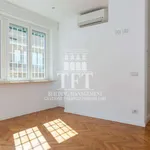 Rent 4 bedroom house of 250 m² in  Roma