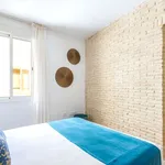 Rent 1 bedroom apartment of 667 m² in Seville