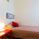 Rent a room of 77 m² in madrid