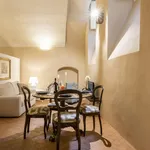 Rent 1 bedroom apartment of 55 m² in Florence