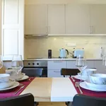 Rent 1 bedroom apartment of 110 m² in porto