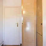 Rent a room of 76 m² in Madrid