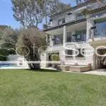 Rent 7 bedroom house of 198 m² in Antibes