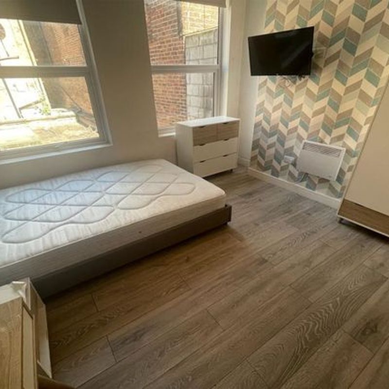 Flat to rent in Room To Rent At Flat 1, 40 Upper Parliament Street, The City NG1 Lower Leigh