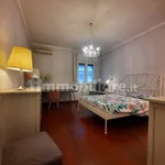 Rent 5 bedroom apartment of 180 m² in Bari