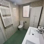 Rent a room of 132 m² in valencia