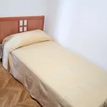 Rent a room of 100 m² in madrid