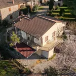 Rent 3 bedroom house of 140 m² in Paciano