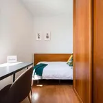 Rent a room of 391 m² in Madrid