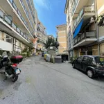 Affitto 2 camera appartamento di 80 m² in Napoli