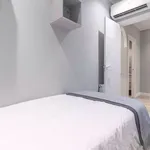 Rent 5 bedroom apartment in Barcelona