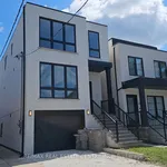 6 bedroom house of 2497 sq. ft in Toronto