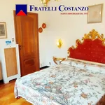 Rent 3 bedroom apartment of 87 m² in Genoa