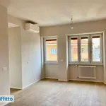 Affitto 2 camera casa di 61 m² in Milan